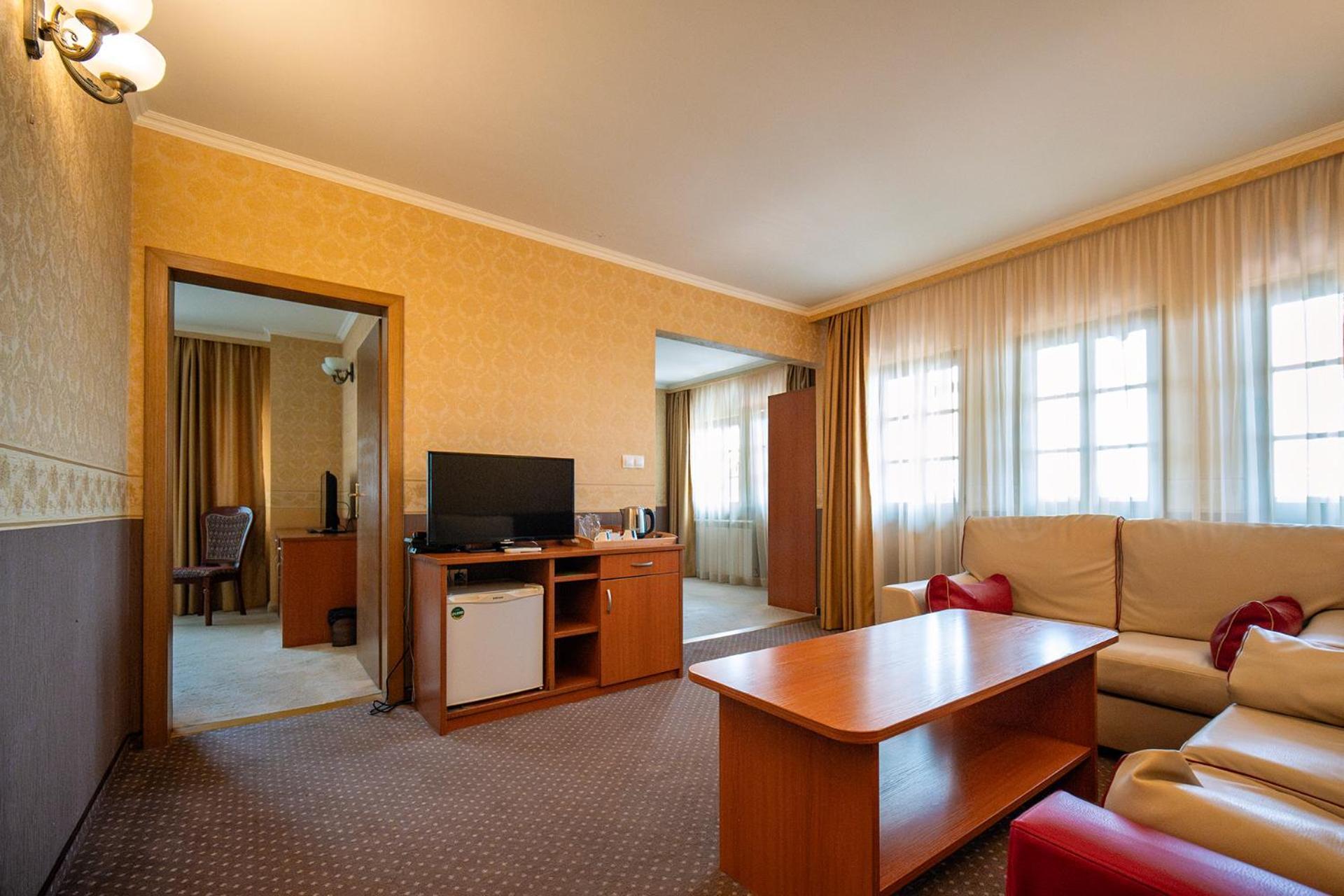 Sevastokrator Relax & Congress Hotel อาร์บานาซิ ภายนอก รูปภาพ